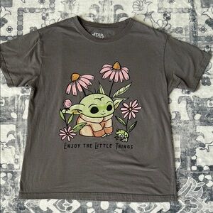 Star Wars Dark Gray Tee with Grogu and Floral Design Size M